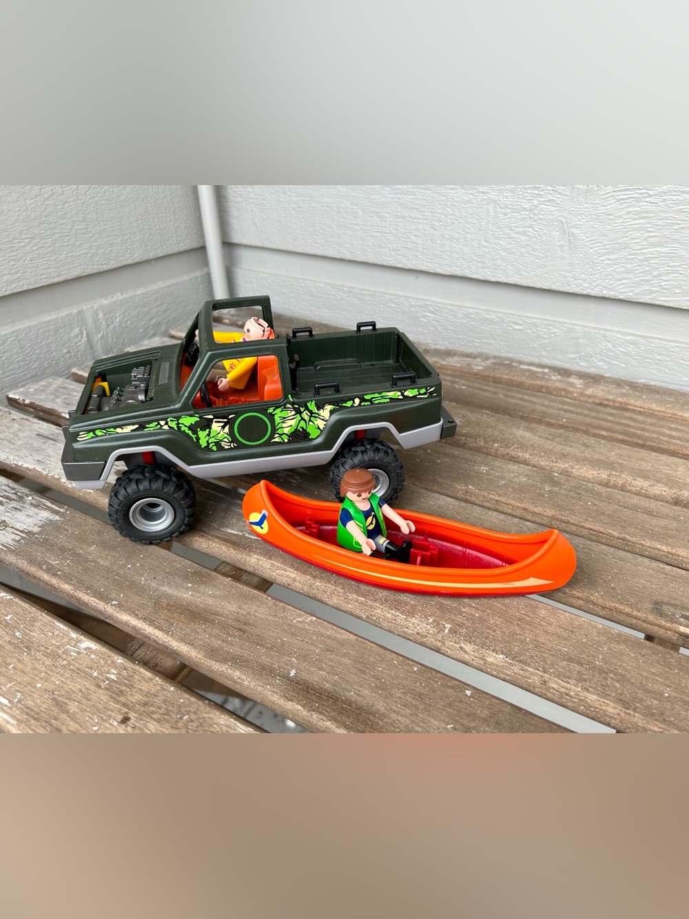 PLAYMOBIL 5558 Adventure Pickup Truck 4x4 Canoe Off Road Wildlife